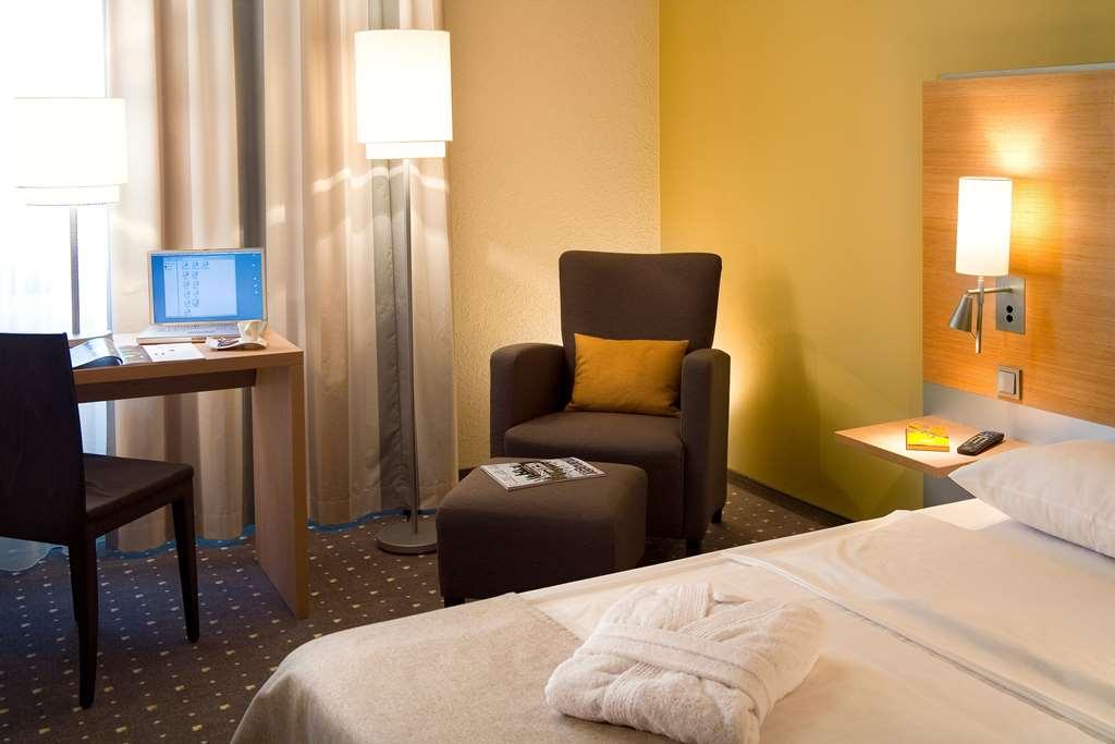 Vienna House Easy By Wyndham Frankfurt Airport Hotel Kelsterbach Phòng bức ảnh