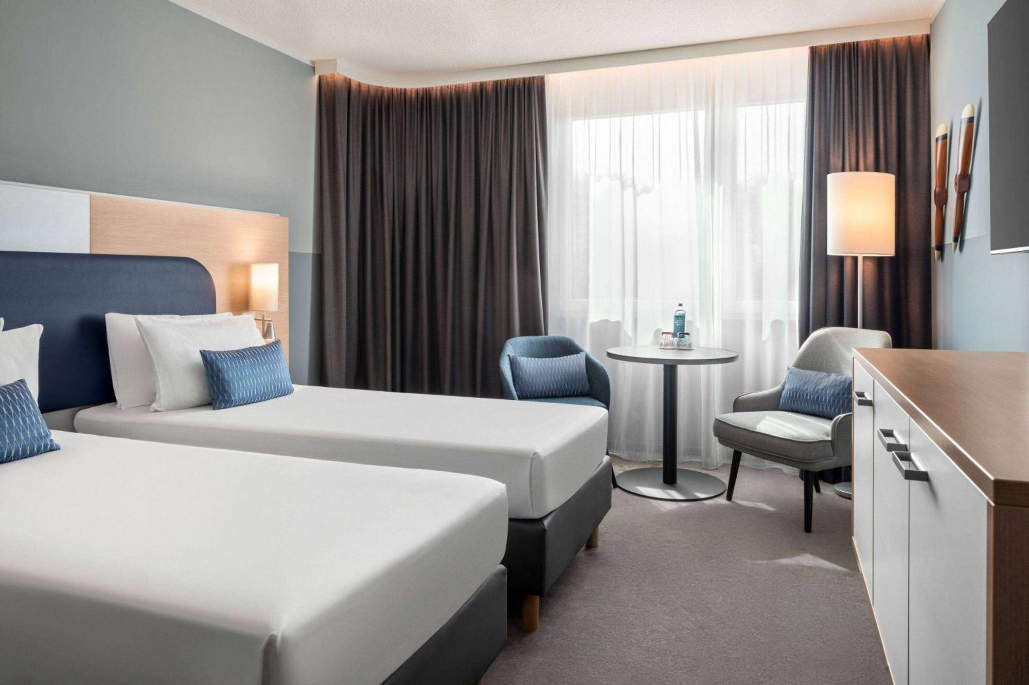 Vienna House Easy By Wyndham Frankfurt Airport Hotel Kelsterbach Ngoại thất bức ảnh